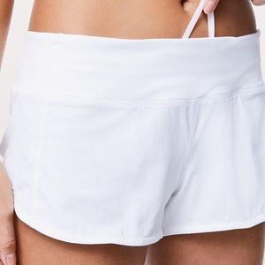 White Lululemon speed up shorts 2.5